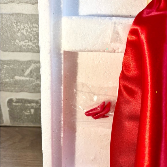 Holiday Gift Porcelain Barbie Collection #20128 Doll 1998 New in Box Christmas - Picture 7 of 15